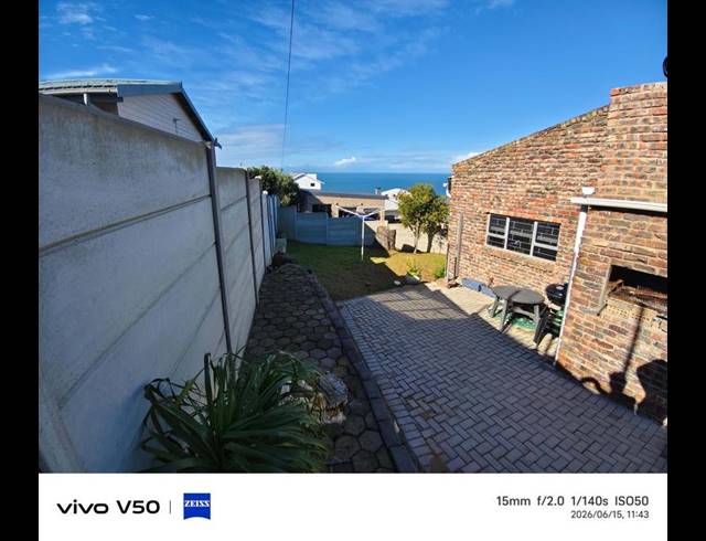4 BEDROOM HOUSE FOR SALE IN DANA BAY